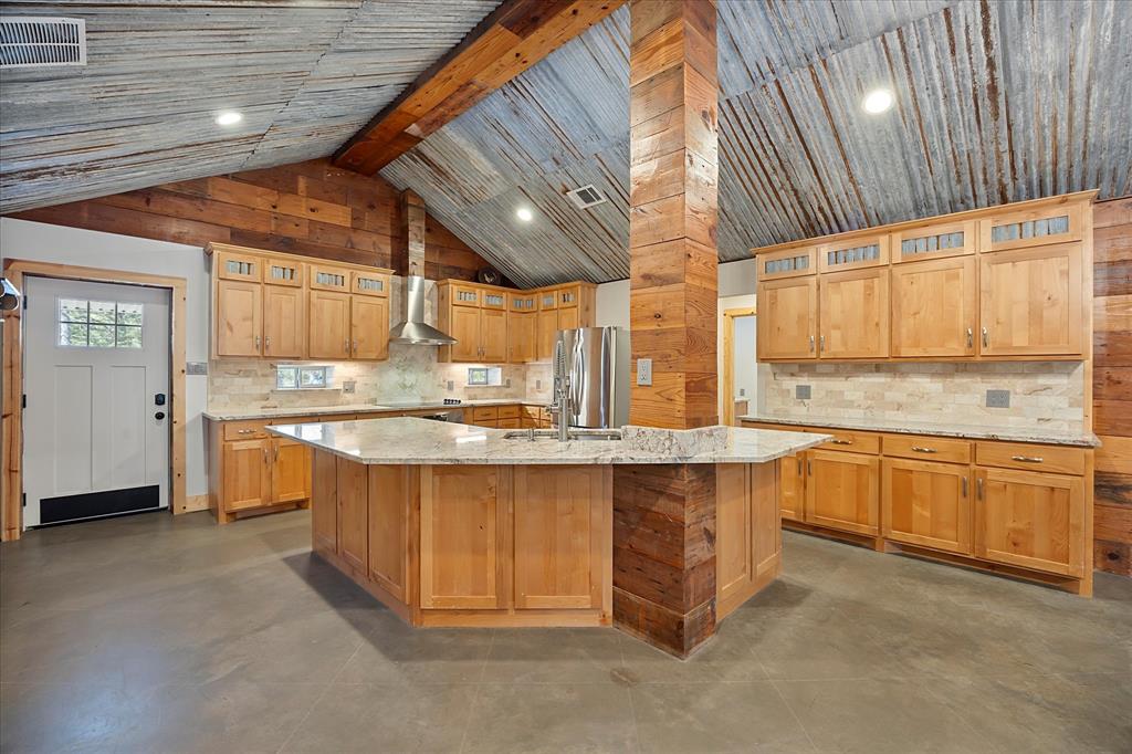 3591 County Road 2512 Property Photo 12