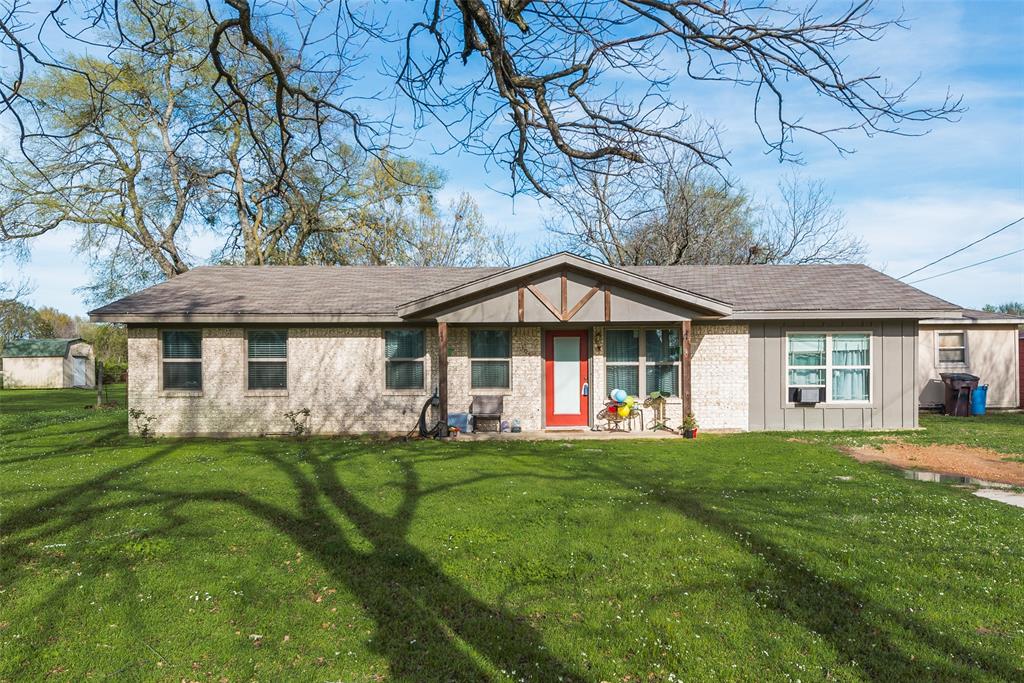 305 Airport Road Property Photo 1