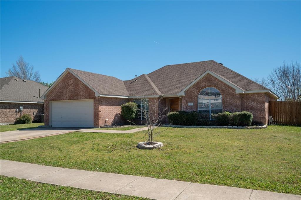 305 Lakewood Trail Property Photo