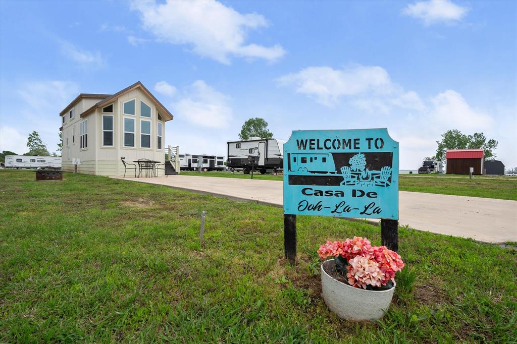 6388 Peninsula Road Property Photo
