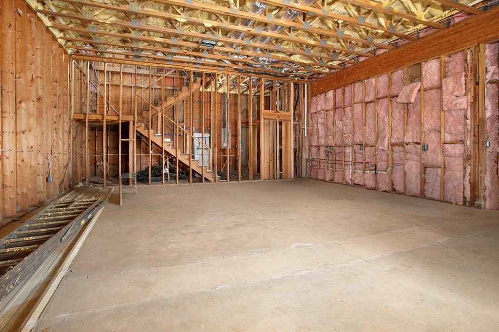 913 W Bow Street Property Photo 30