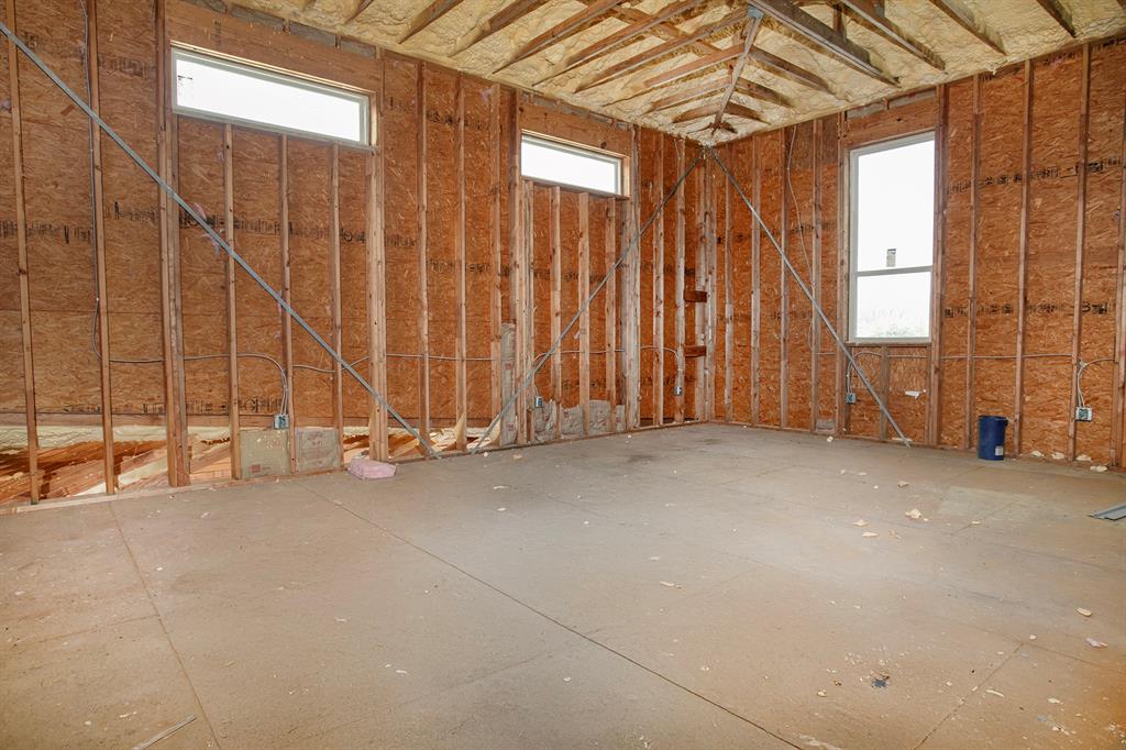 913 W Bow Street Property Photo 32