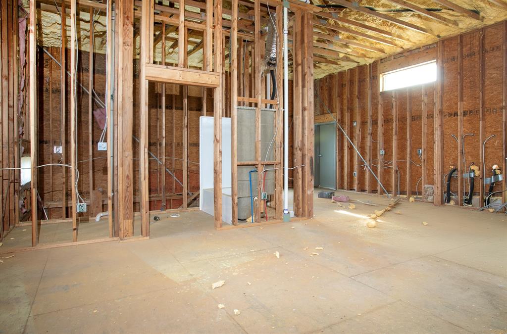 913 W Bow Street Property Photo 33