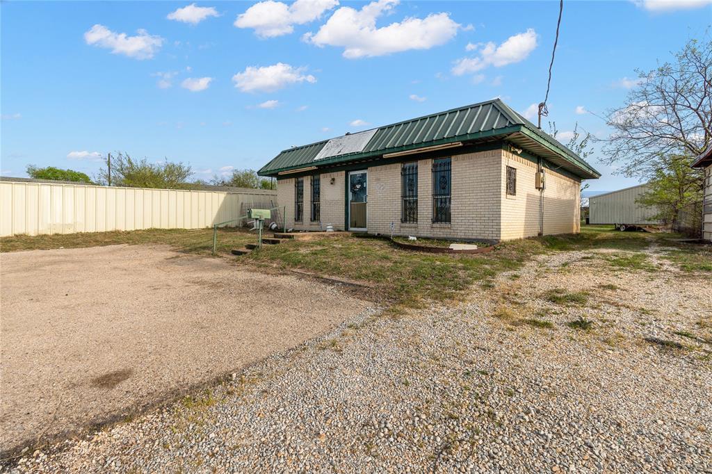 500 Corsicana Highway Property Photo 3