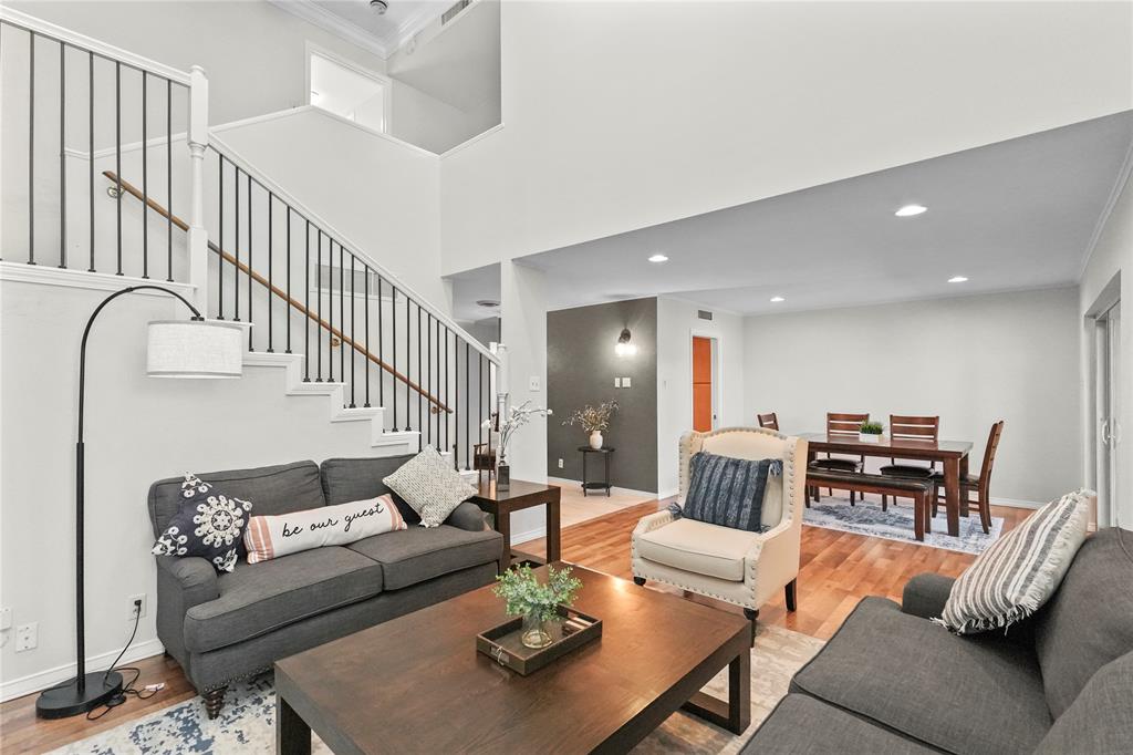 550 E Avenue J Property Photo