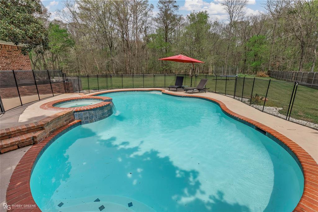 521 Lovers Landing Property Photo 3