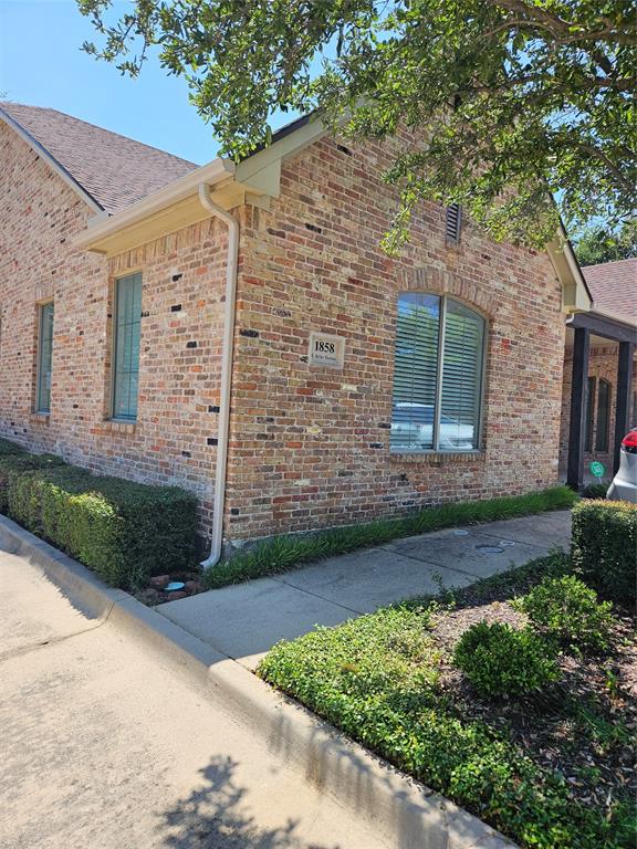 1858 Keller Parkway Property Photo 3
