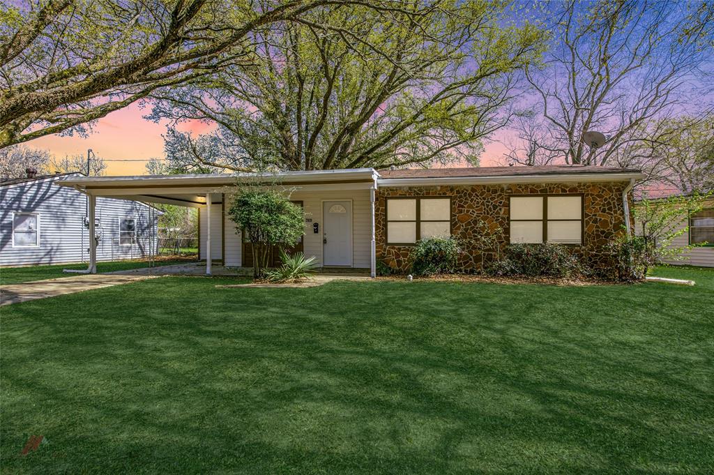 2939 Despot Road Property Photo