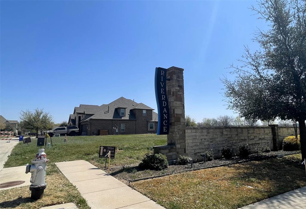 304 Riverdance Way Property Photo