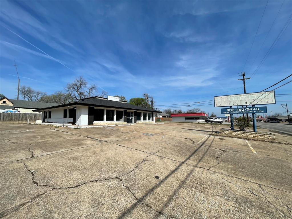 1127 S Austin Avenue Property Photo 4