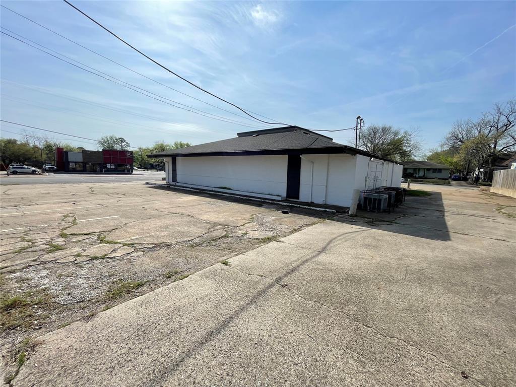 1127 S Austin Avenue Property Photo 6