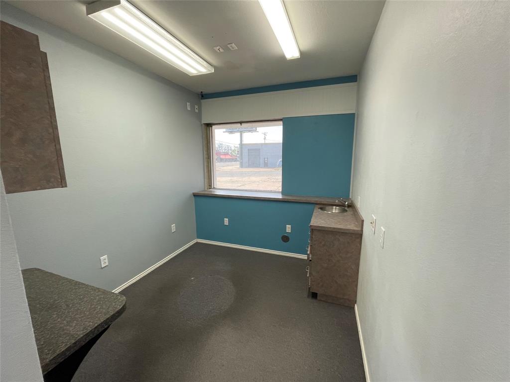 1127 S Austin Avenue Property Photo 14