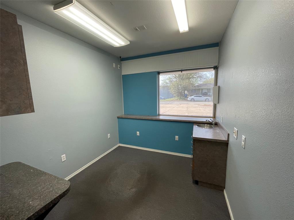 1127 S Austin Avenue Property Photo 16