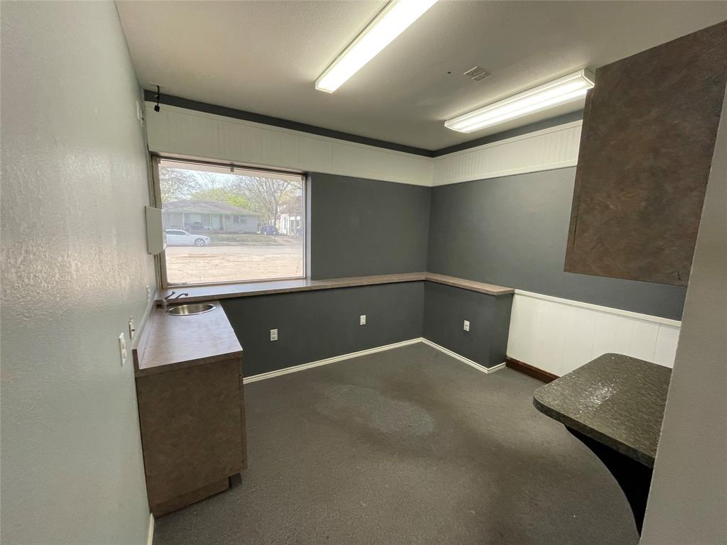 1127 S Austin Avenue Property Photo 17