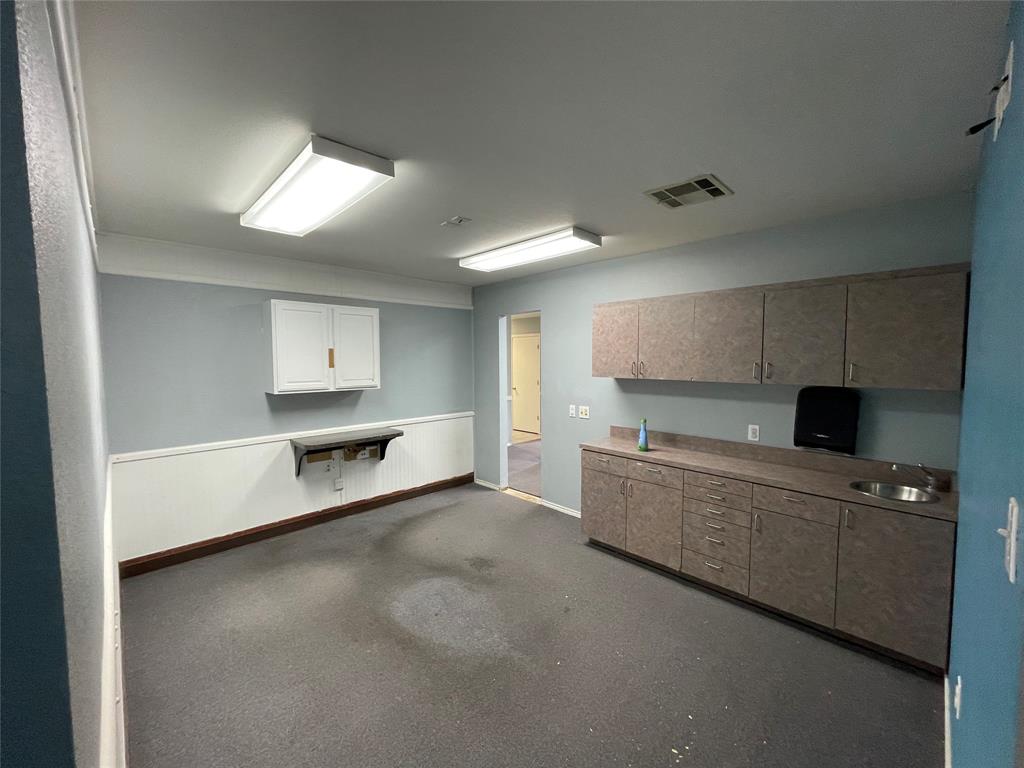 1127 S Austin Avenue Property Photo 18
