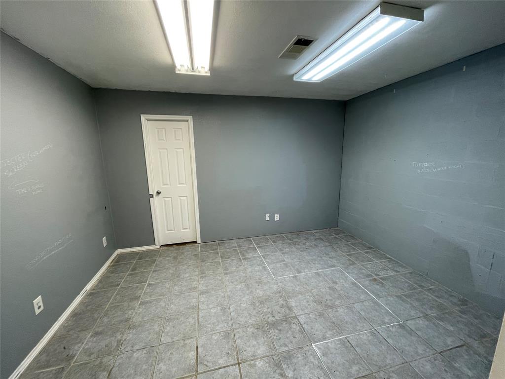 1127 S Austin Avenue Property Photo 23
