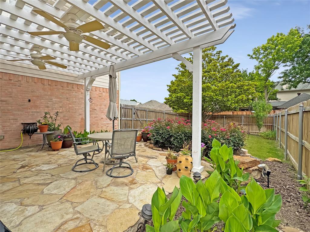 3917 Iris Court Property Photo 1