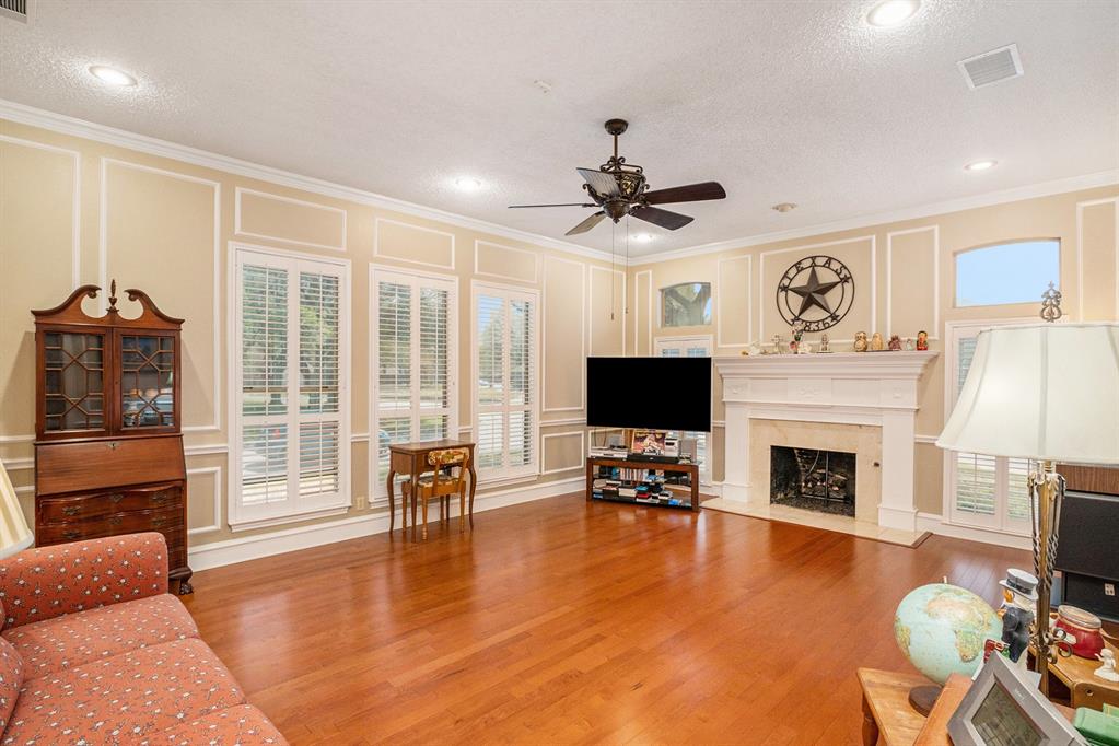 2429 E Windsor Drive Property Photo 3