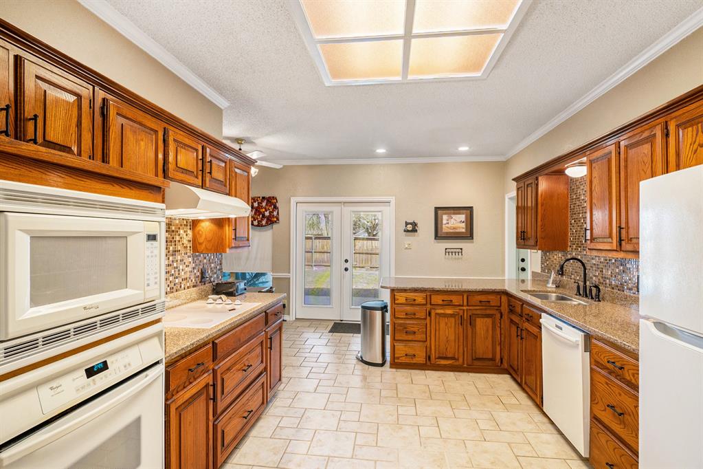 2429 E Windsor Drive Property Photo 6