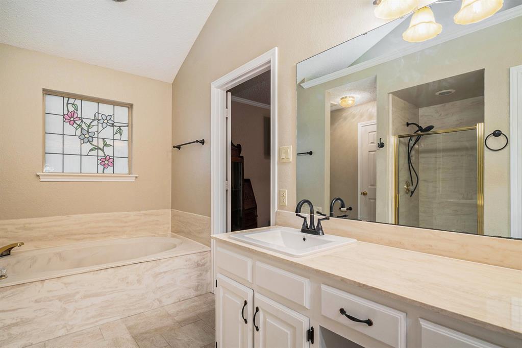 2429 E Windsor Drive Property Photo 10