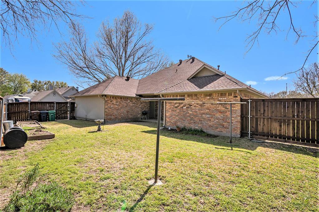 2429 E Windsor Drive Property Photo 16