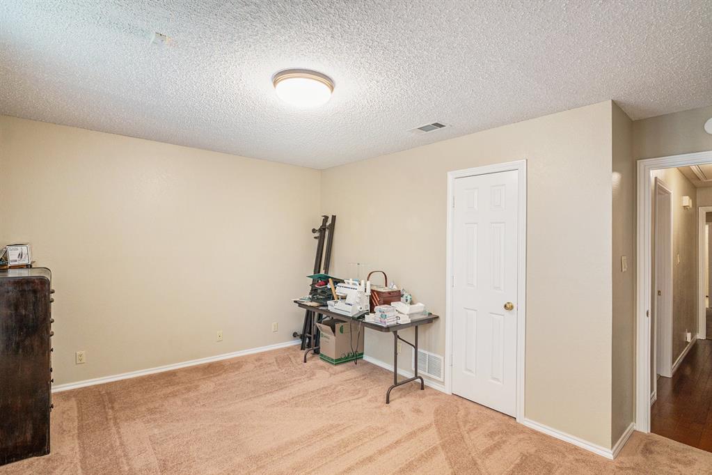 2429 E Windsor Drive Property Photo 21