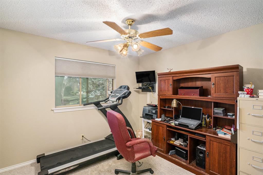 2429 E Windsor Drive Property Photo 23