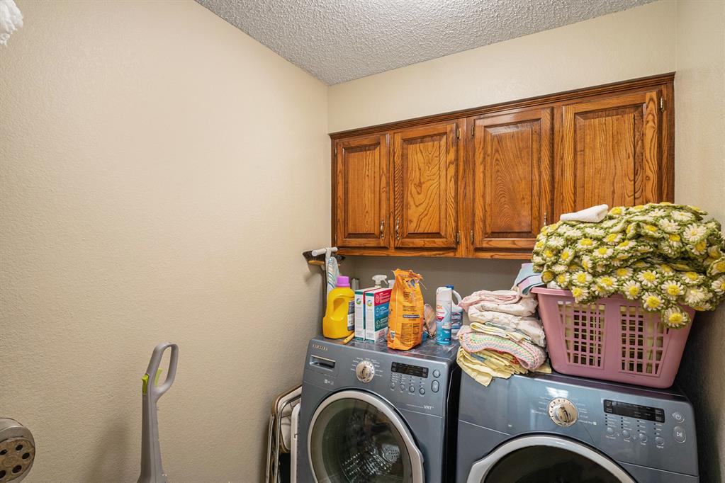 2429 E Windsor Drive Property Photo 25