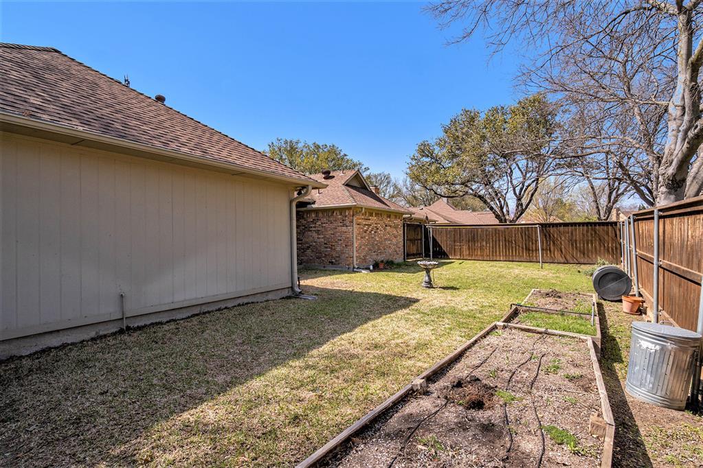 2429 E Windsor Drive Property Photo 26