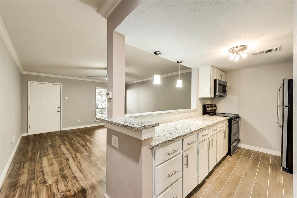 3827 Gilbert Avenue Property Photo