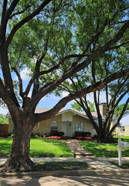2910 Raintree Drive Property Photo 1