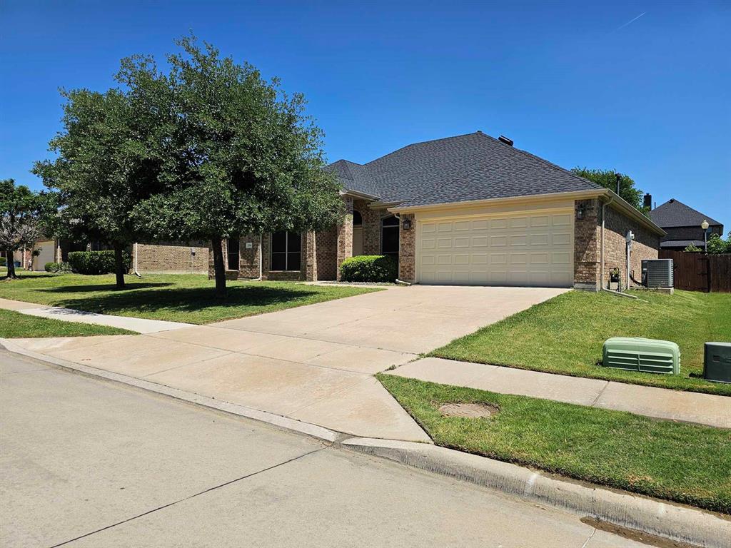 2916 Aurora Mist Drive Property Photo 3