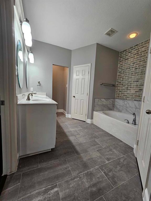 2916 Aurora Mist Drive Property Photo 19