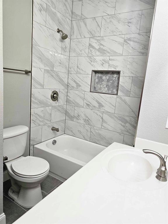 2916 Aurora Mist Drive Property Photo 30