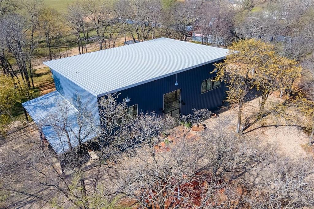 407 Surveyors Road Property Photo