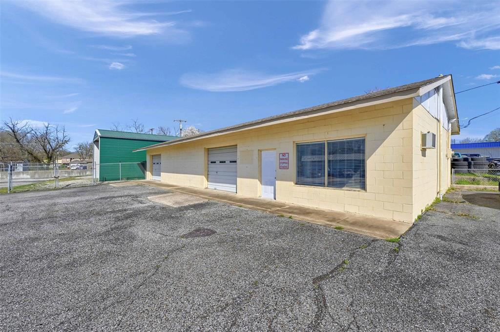 1611 N Center Street Property Photo 4