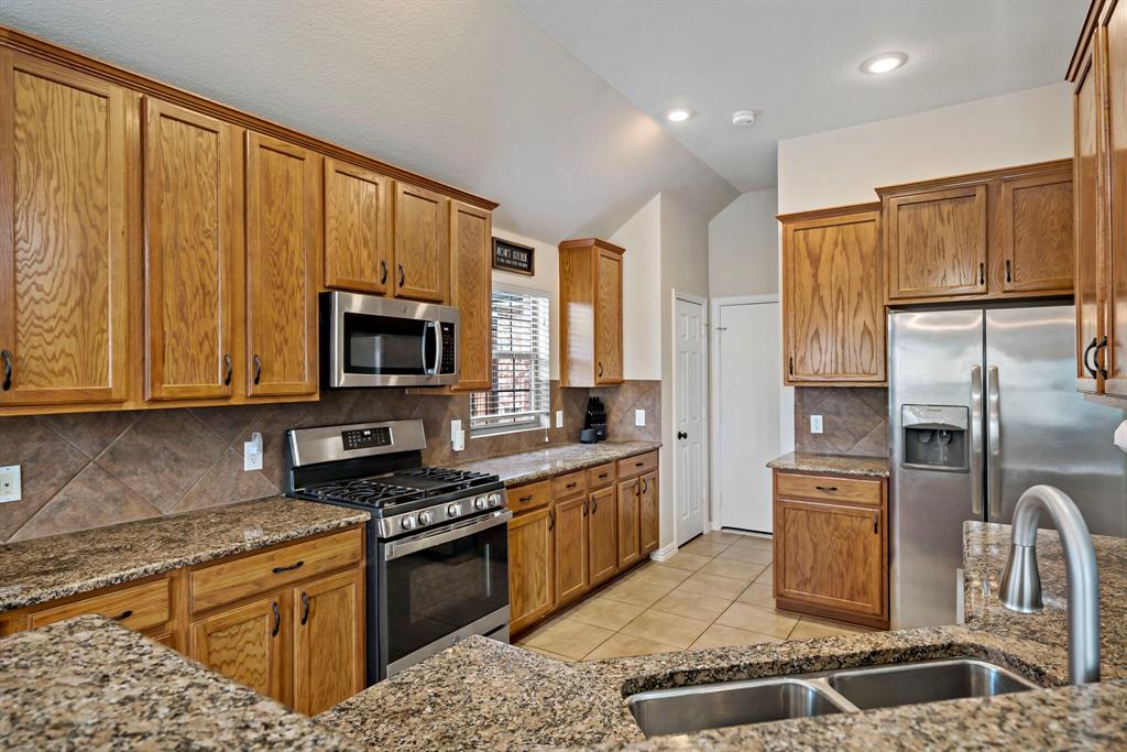 2304 Crestridge Drive Property Photo 10