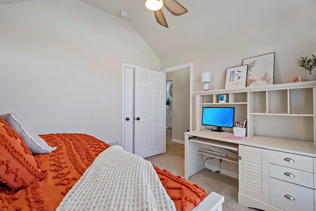 2304 Crestridge Drive Property Photo 20