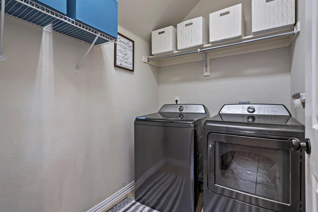 2304 Crestridge Drive Property Photo 27
