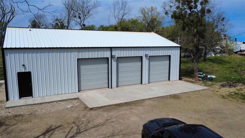 620 County Road 4106 Property Photo 2