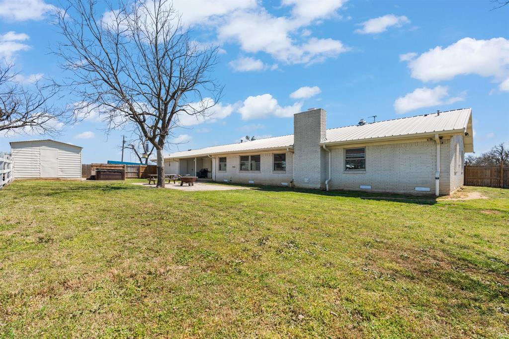 1641 E Henderson Street Property Photo 7