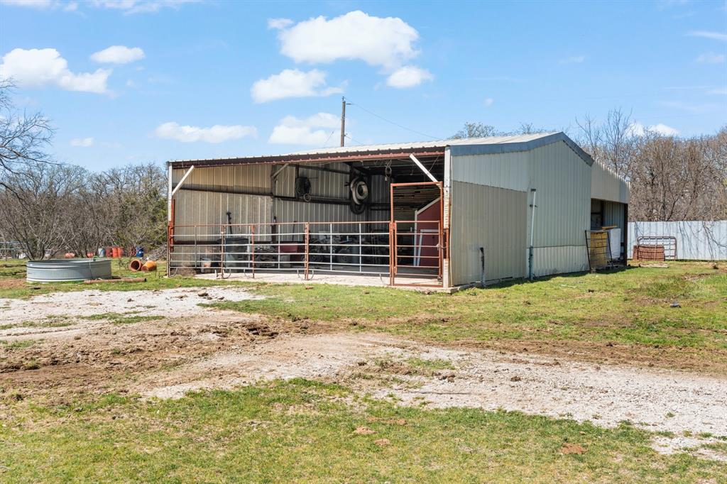 1641 E Henderson Street Property Photo 8