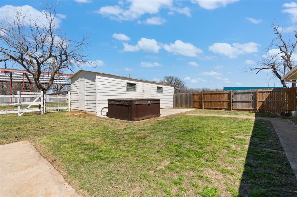 1641 E Henderson Street Property Photo 10