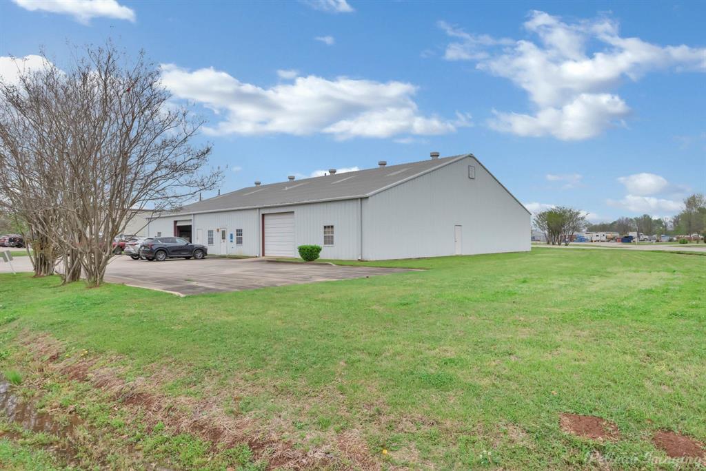 4363 Viking Loop Property Photo 11