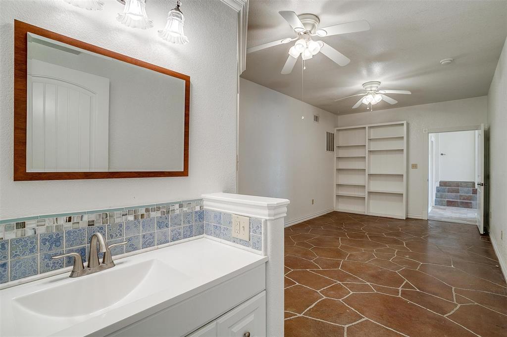 5010 Comanche Vista Court Property Photo 32