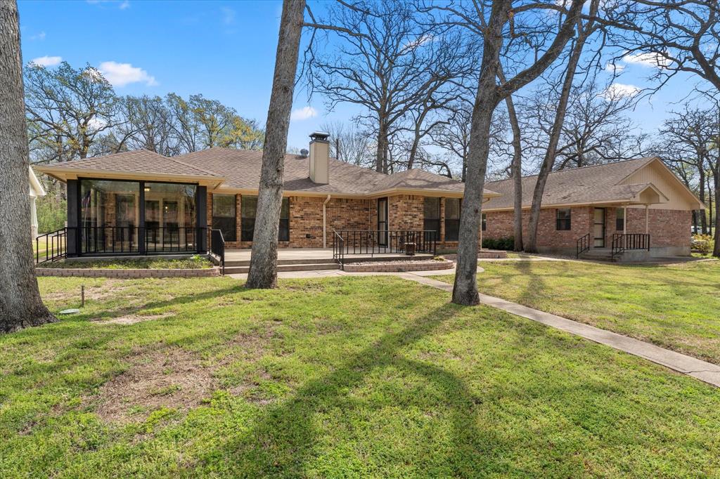 215 Lakeview Drive Property Photo