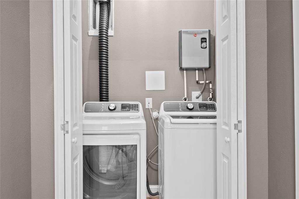 63 Live Oak Street Property Photo 5