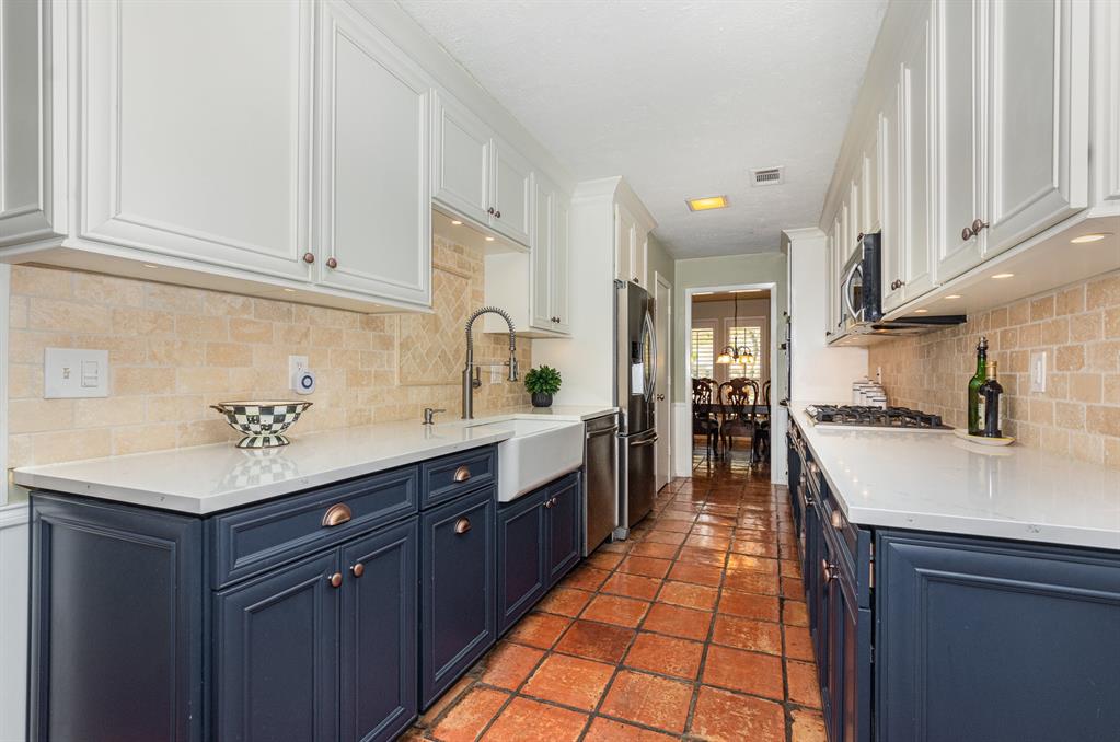 15105 Meandering Place Property Photo 5