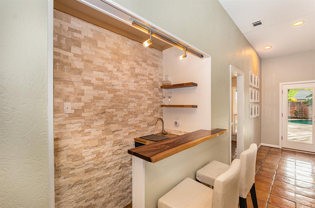 15105 Meandering Place Property Photo 11