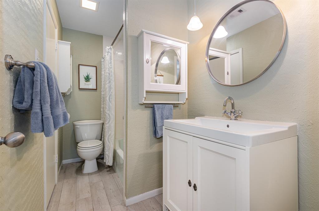 15105 Meandering Place Property Photo 28